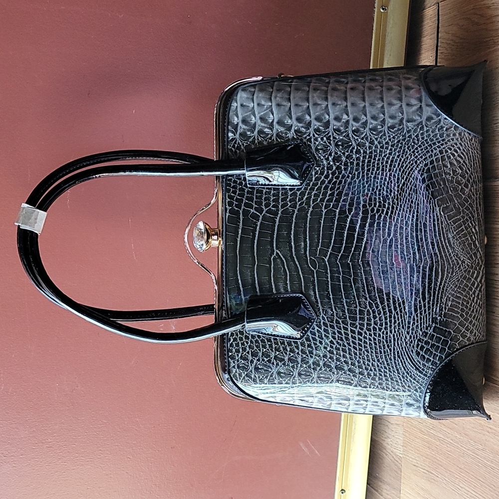 Purse - Picture 2 of 4